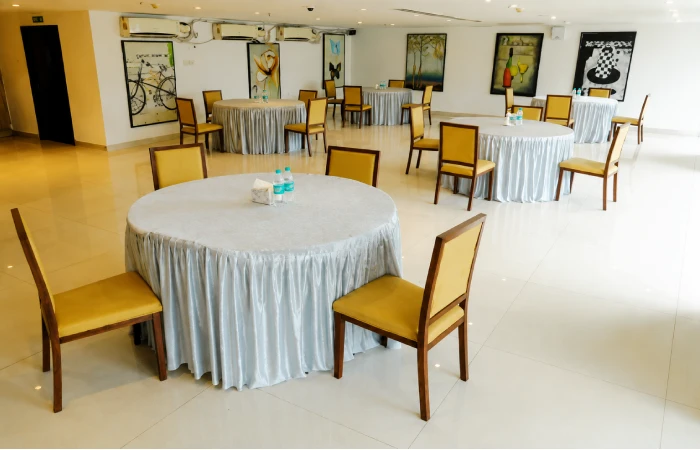 banyan-palace-poonamallee-dining-area